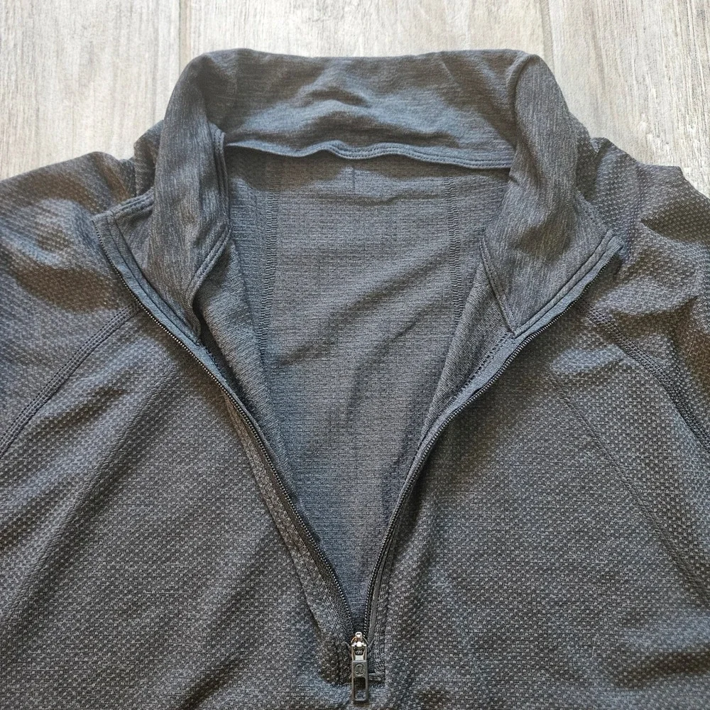 Lululemon Metal Vent Tech 1/2 Zip Pullover Mens S Gray Lightweight Gorpcore Yoga